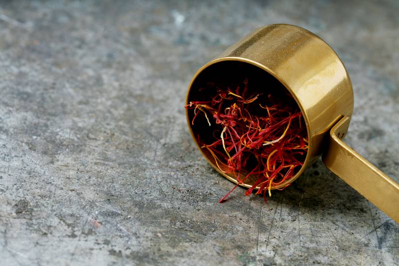 dried-saffron-spice-threads