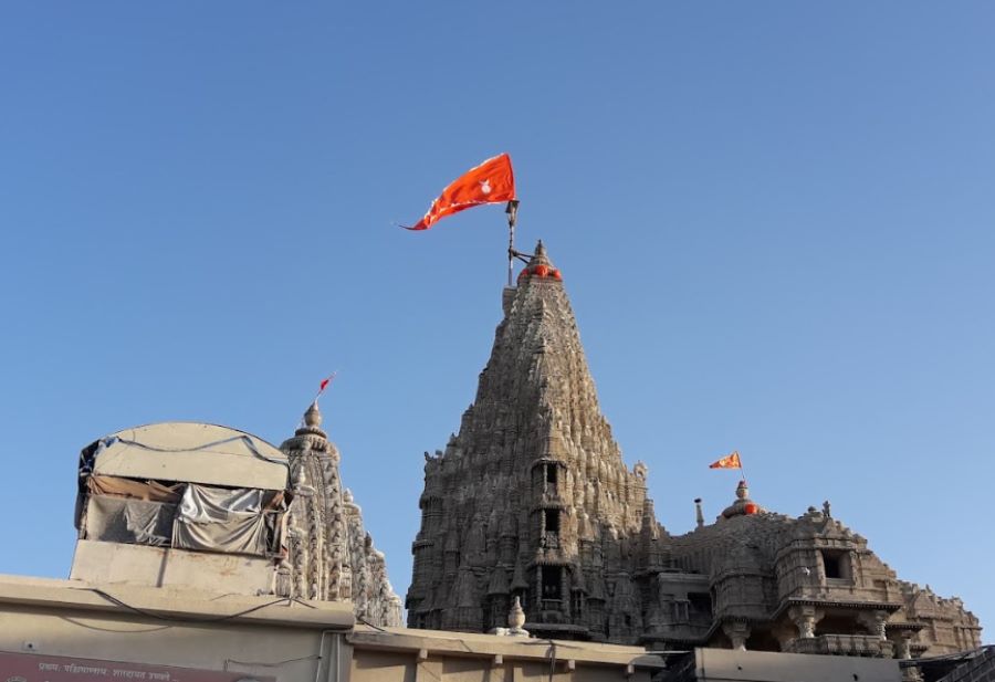 dwarkadish temple in dwarka