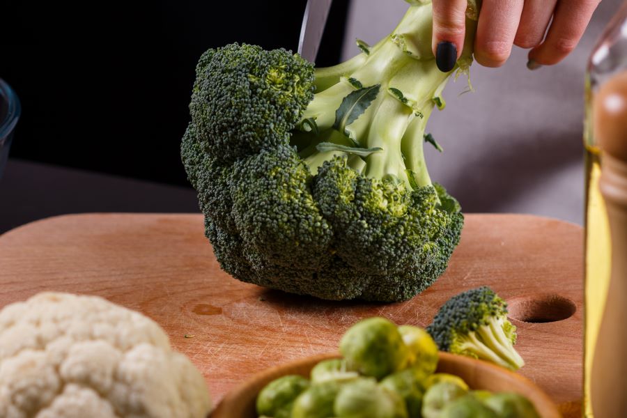 eat broccoli daily during stomach ulcer 