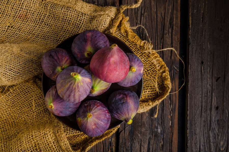 eat figs daily during constipation