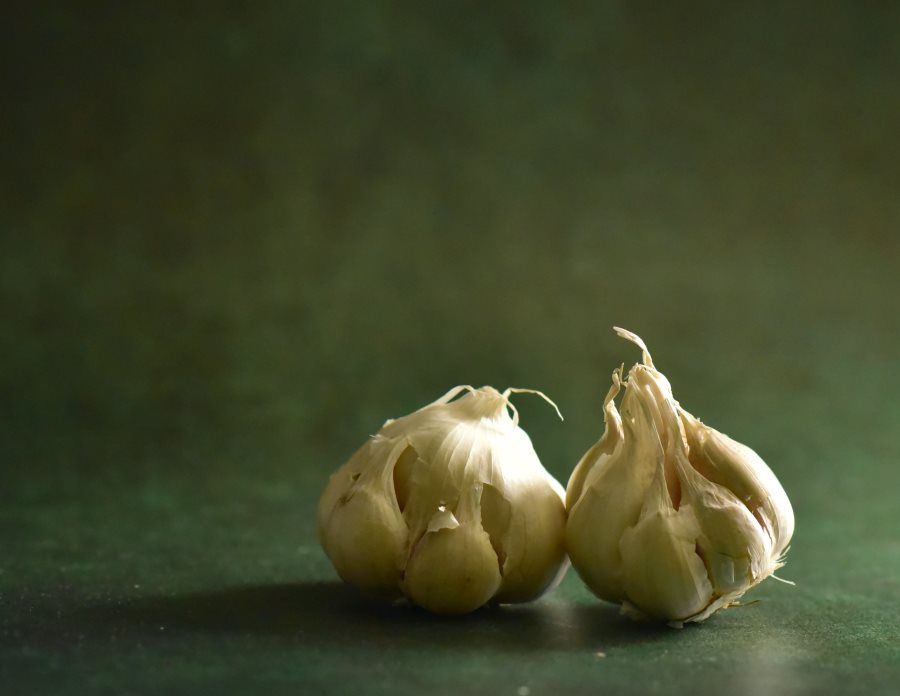 eat garlic to reduce the fat