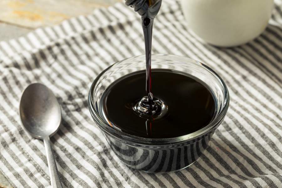 consume molasses during anaemia