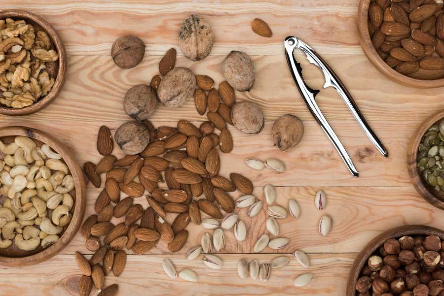 eat nuts and dry fruits during anaemia