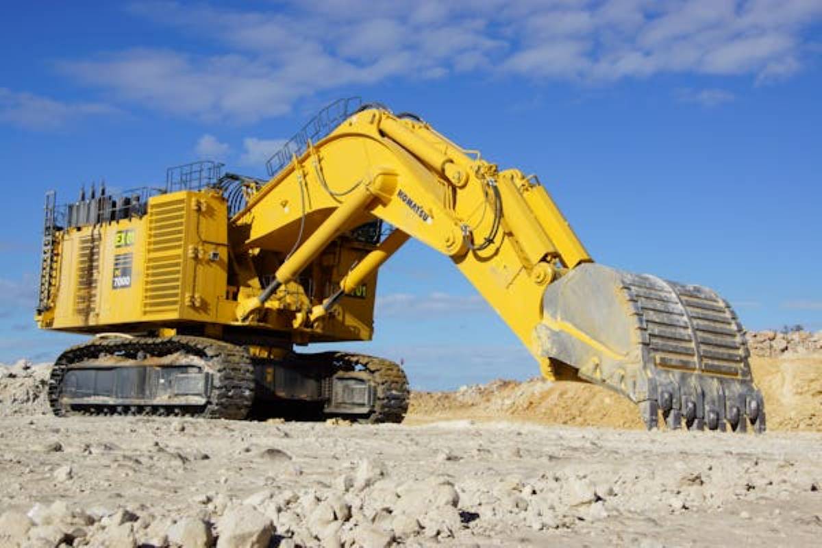 working of excavator and its uses