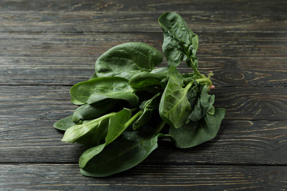 fresh-raw-spinach-for-vitamin-k