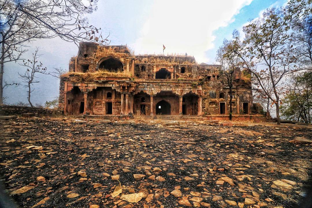 stunning view of ginnorgarh fort