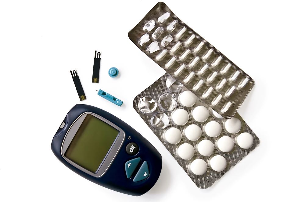 glucometer-with-pills