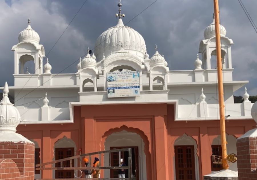 gurudwara kila shree lohgarh sahib ji in yamuna river