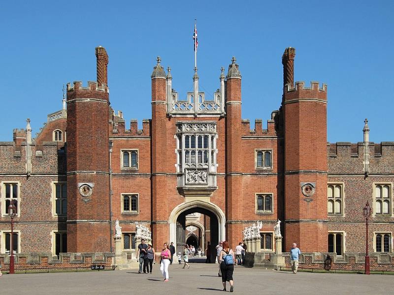 hampton court palace molesey