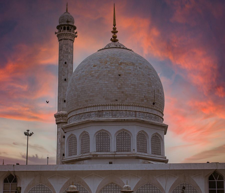 hazratbal dargah architecture