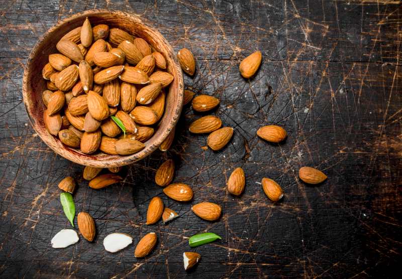 advantages of eating almonds