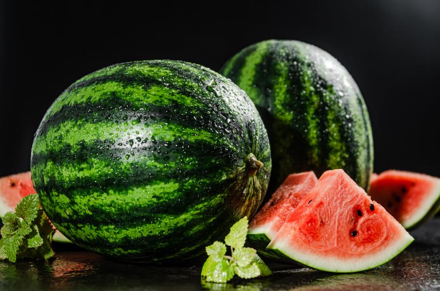 amazing health benefits of eating watermelon daily