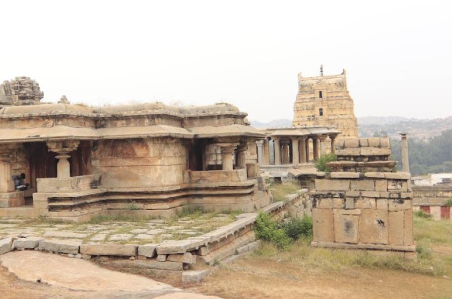 hemakuta hill temple in hampi