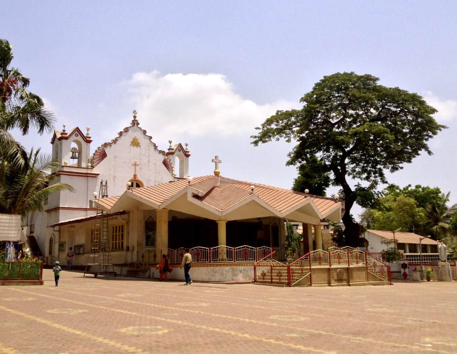 holy cross church in kurla