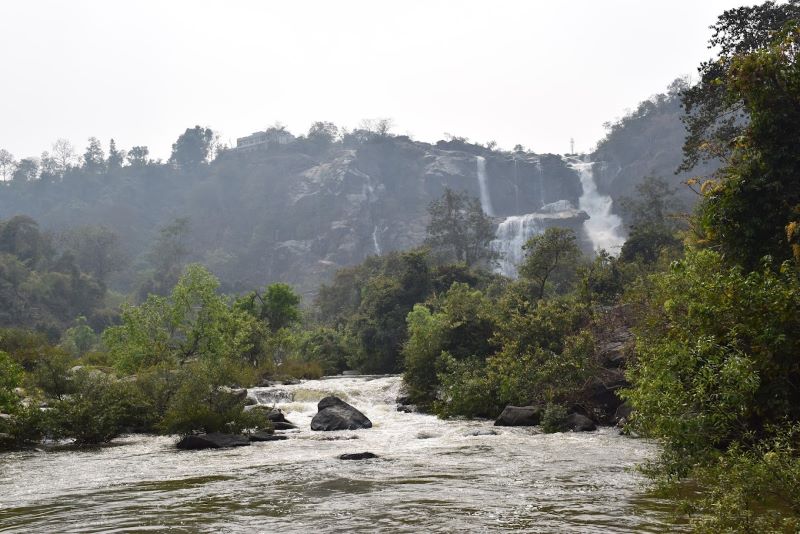 waterfall in hundru