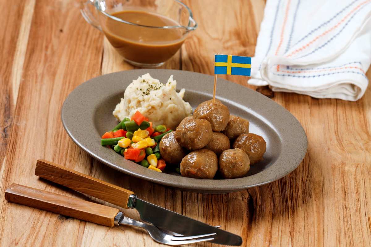 food served at restaurant table