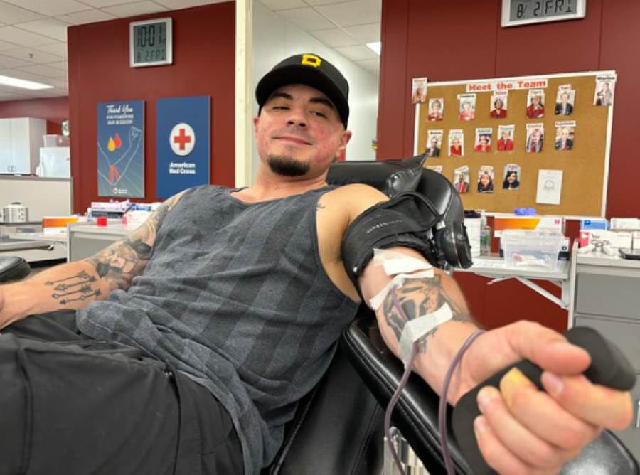 is it safe when a person with tattooing donates the blood