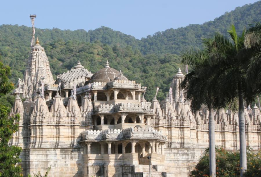 ranakpur jain temple in rajasthan