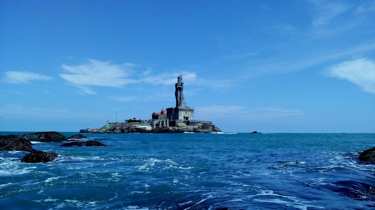 thiruvalluvar statue in kanyakumari