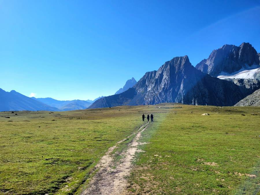 famous temples to visit in jammu and kashmir