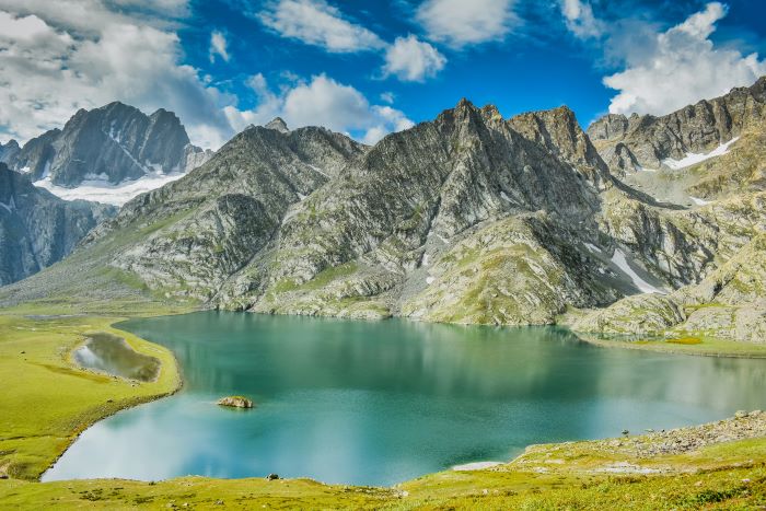 view of kashmir great lakes