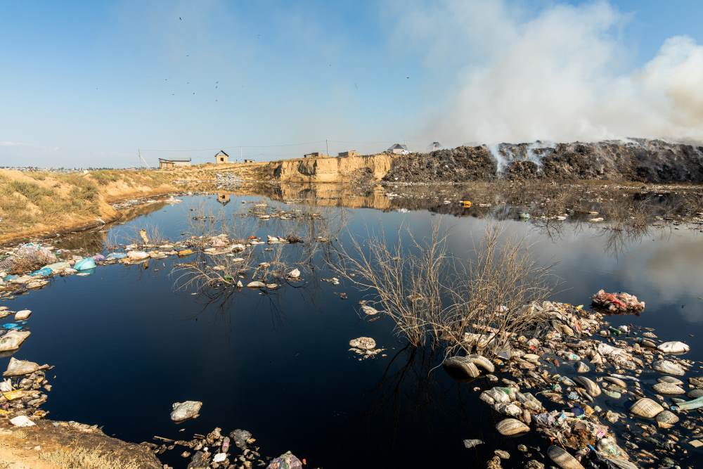 landfill-with-burning-trash-piles