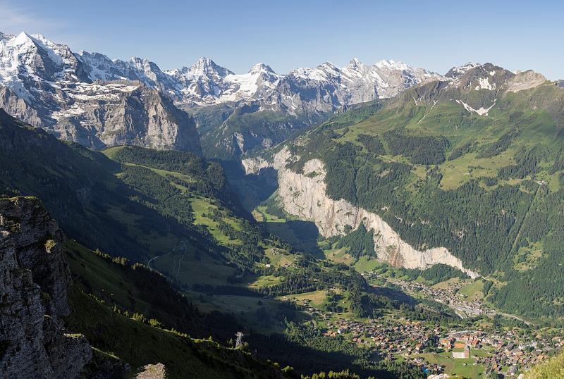 lauterbrunnen valley swiss alps