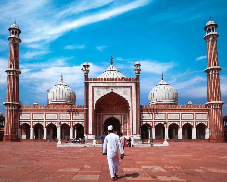 famous mosque to visit in india