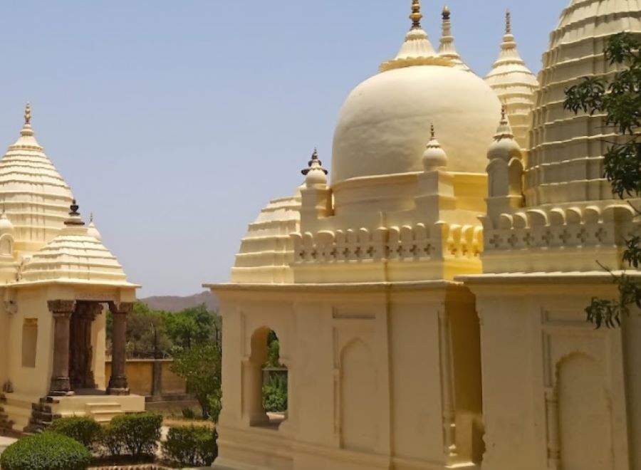 parshvanatha temple in khajuraho