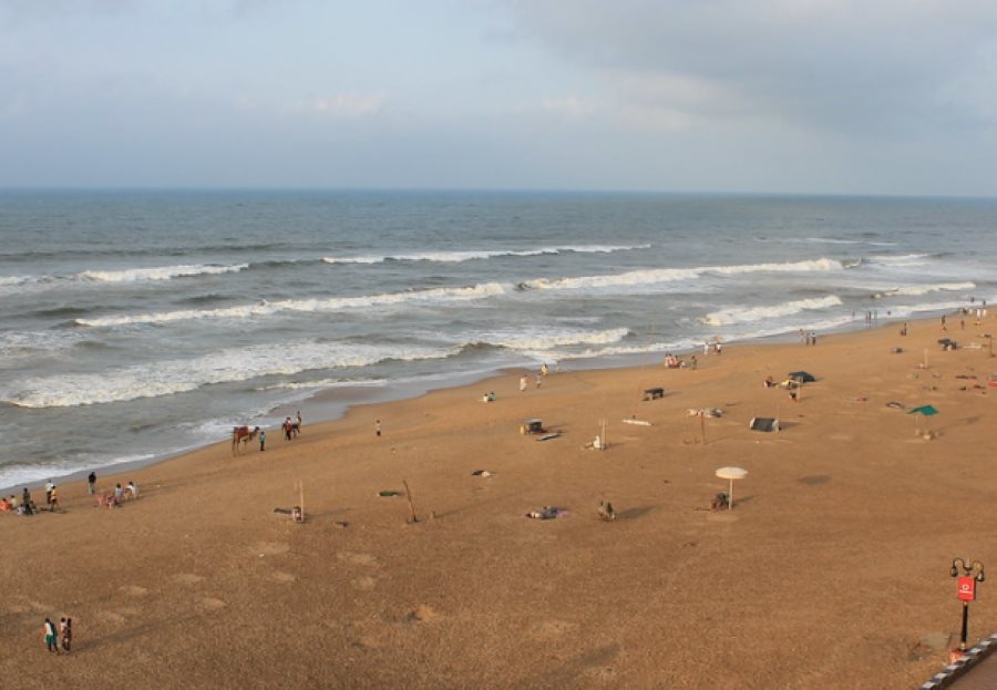 beautiful beach in puri