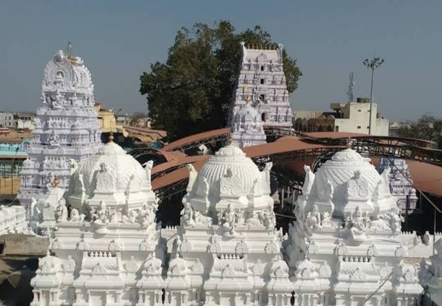 vemulawada rajarajeshwara temple in telangana