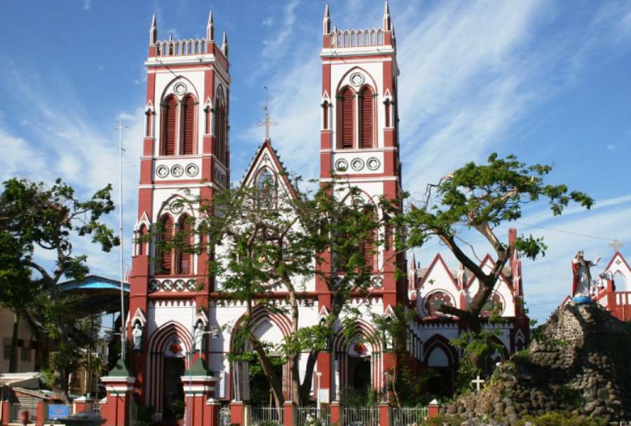 sacred heart basilica in pondicherry 