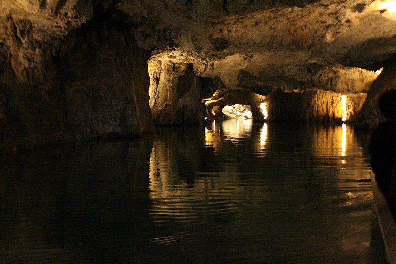 saint-léonard-underground-lake-valais-alps