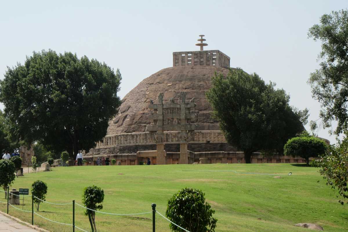 sanchi one of the oldest buddhist stupas in the world