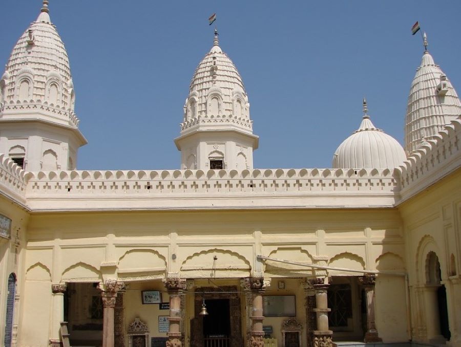 shantinath temple in khajuraho