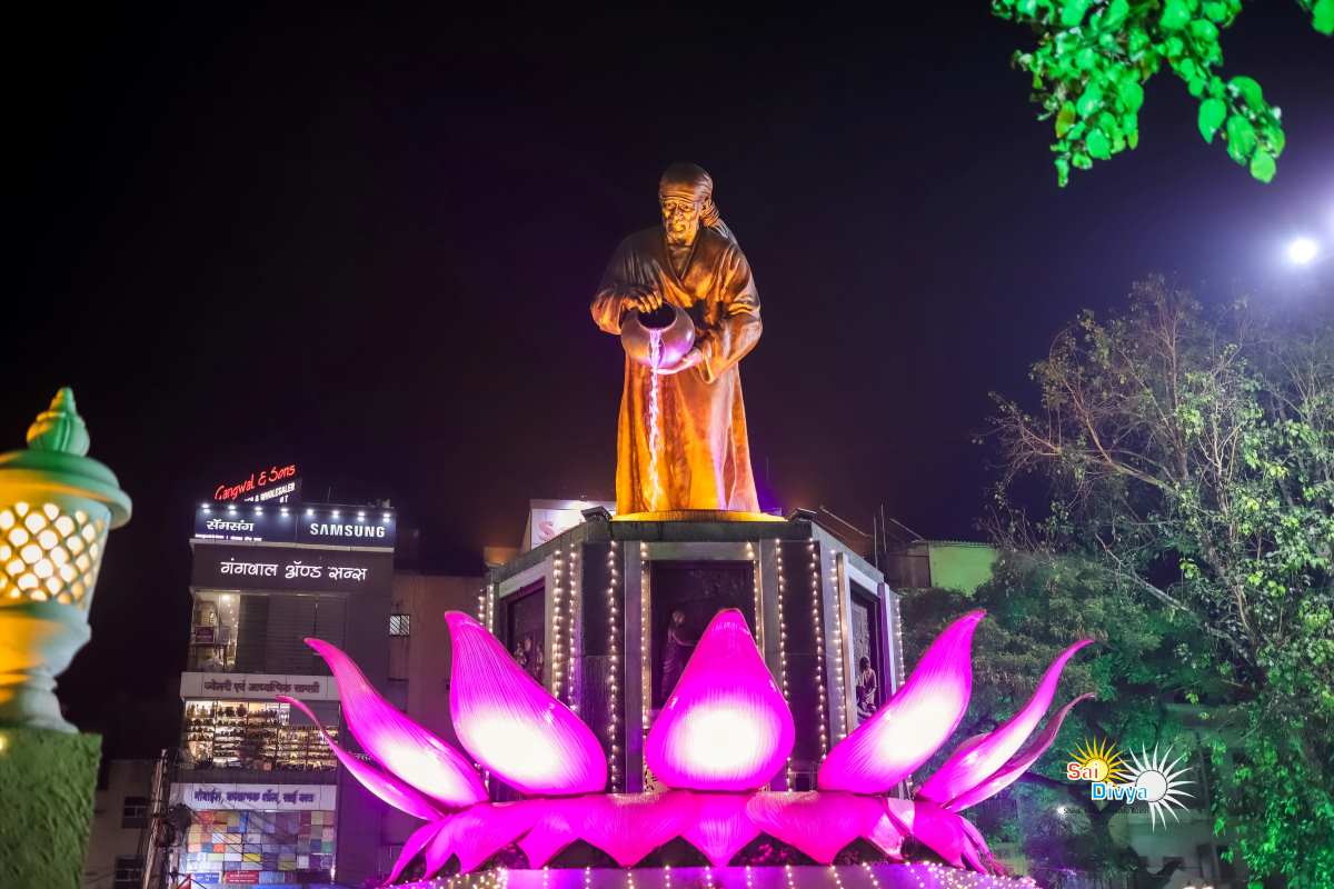 shirdi sai baba temple in maharashtra