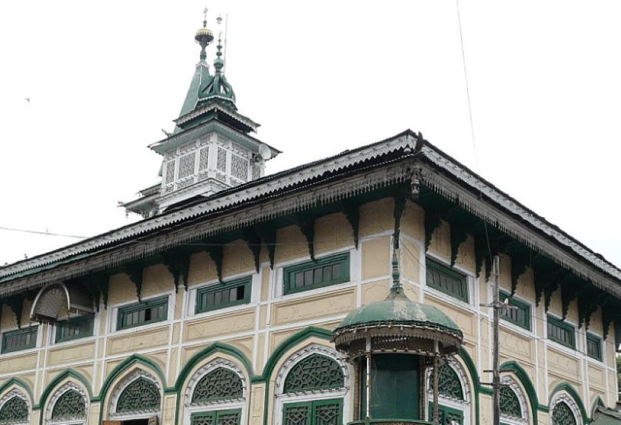 shrine of peer dastagir in kashmir