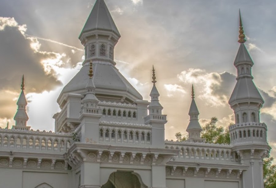 spanish mosque in hyderabad