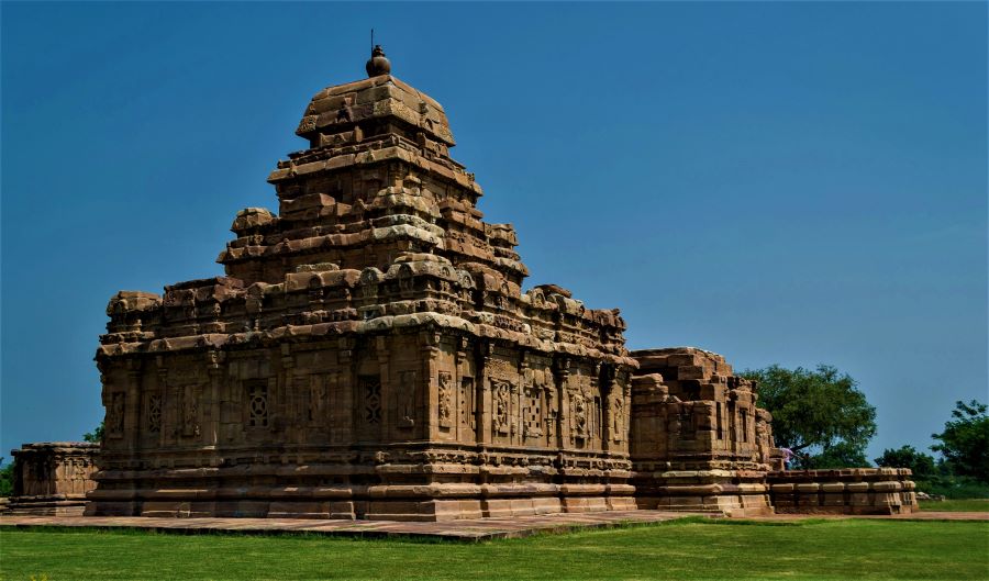 famous temples to visit in India