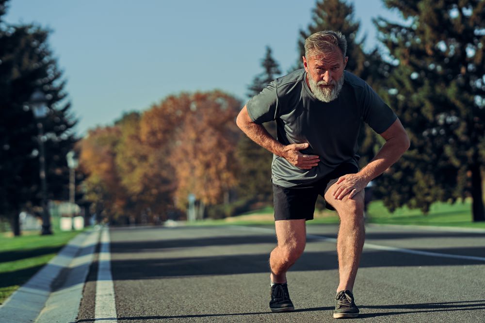 the-old-runner-feeling-bad-while-jogging