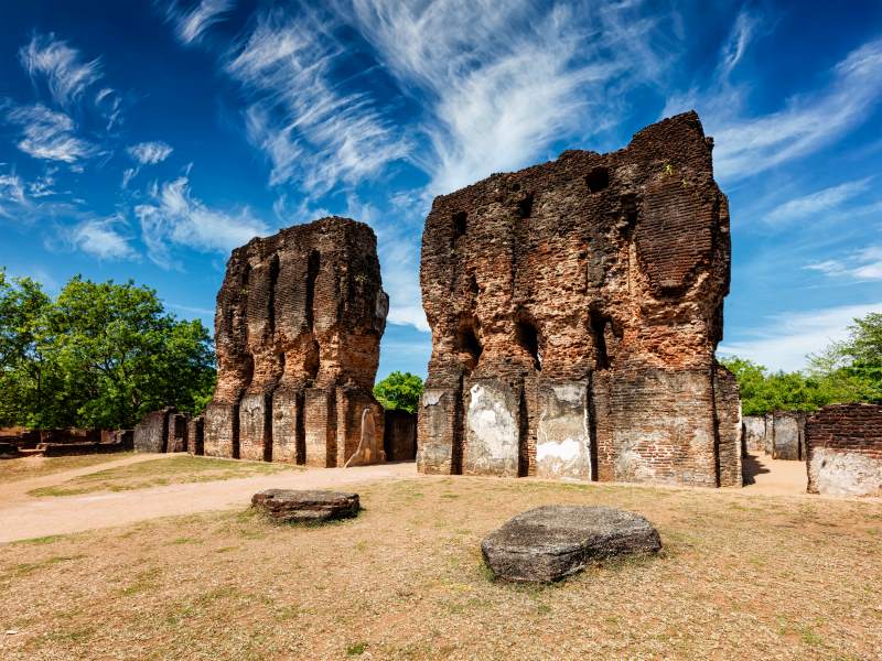 the royal palace polonnaruwa