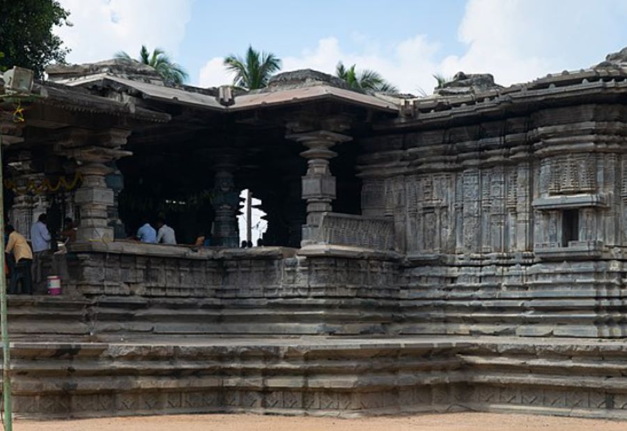 thousand pillar temple in warangal