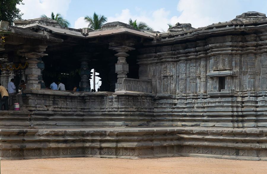 thousand pillar temple in telangana