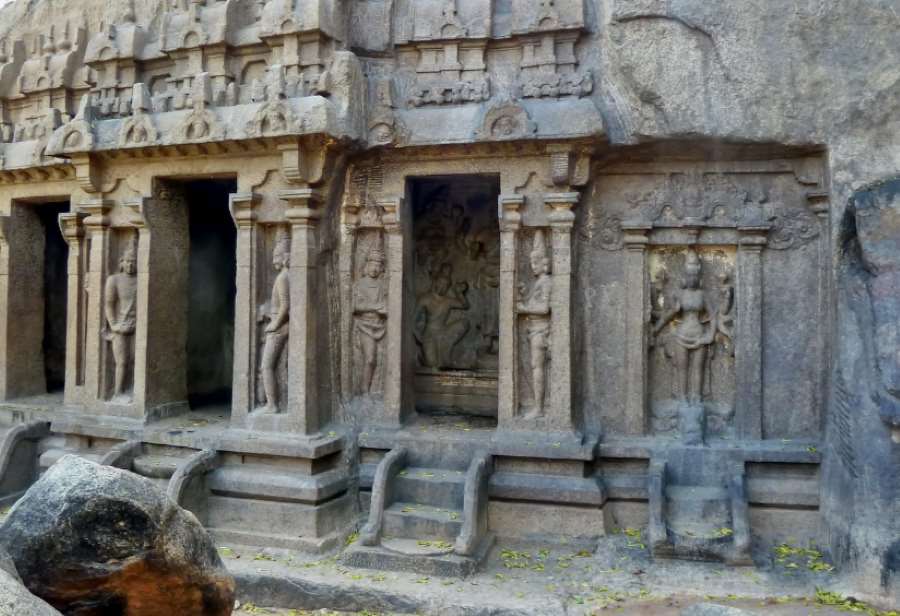 tirumurti cave temple in mahabalipuram