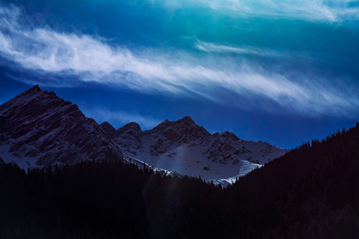 a beautiful tosh valley trekking in himachal pradesh