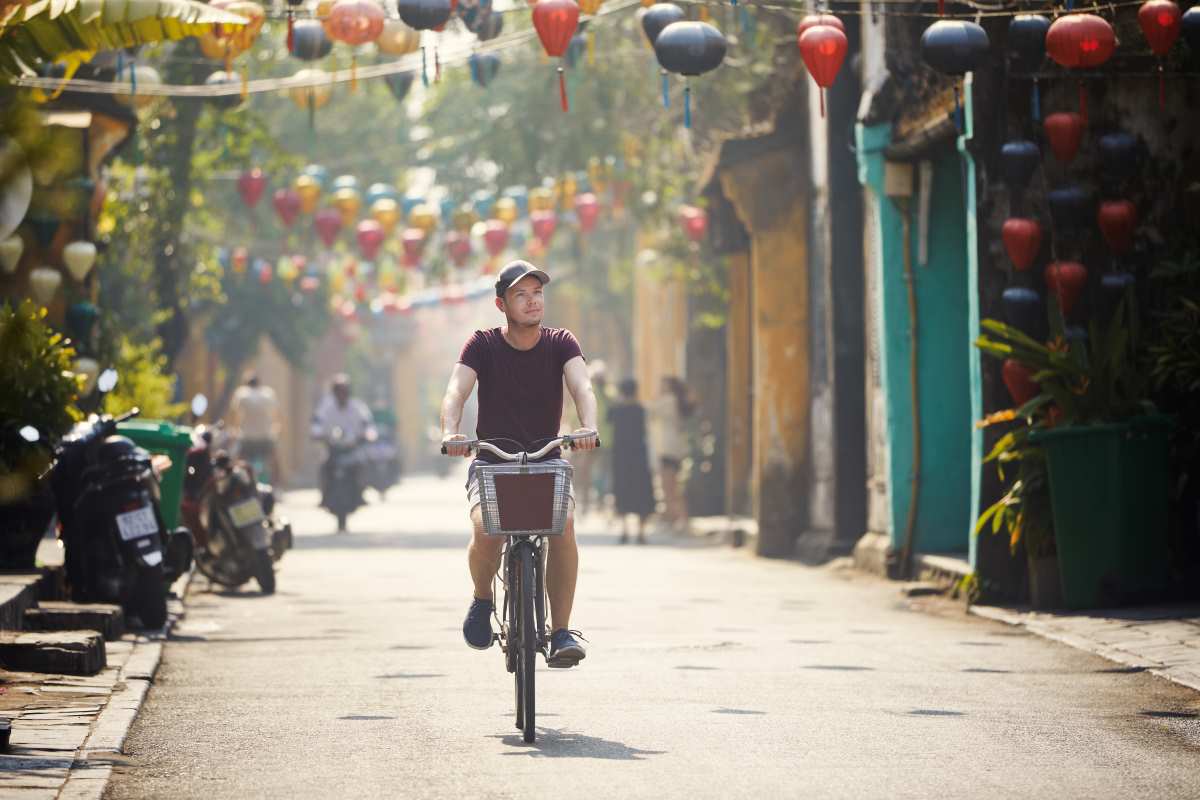 a guy riding cycle