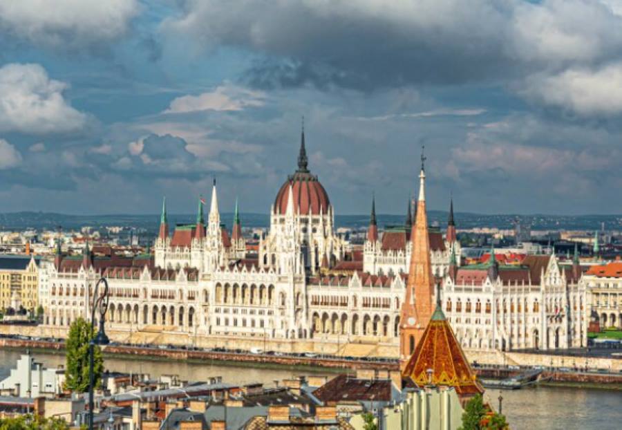 Buy travel insurance for hungary from india with Digit's international travel policy