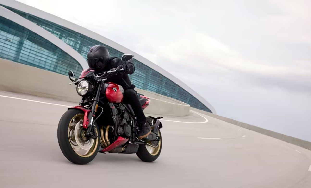 triumph trident 800