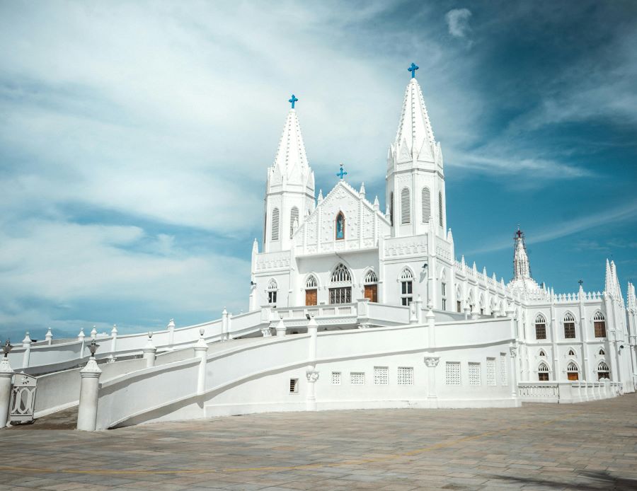 architecture of velankanni church in Tamil Nadu