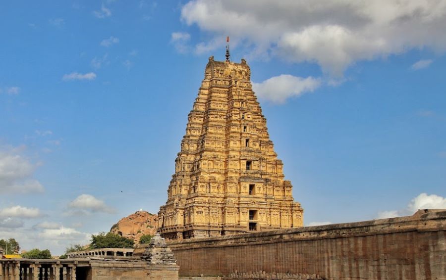 virupaksha temple in hampi